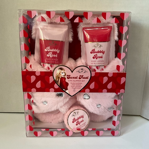 Paris Hilton | Bath & Body | Paris Hilton Ultimate Foot Pampering Set ...